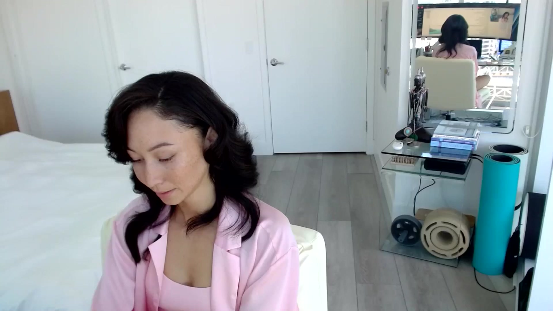 Gallery image thumbnail from Minnie_B00's myfreecams stream on, 06/25/2024, 19:55 image 7 of 20