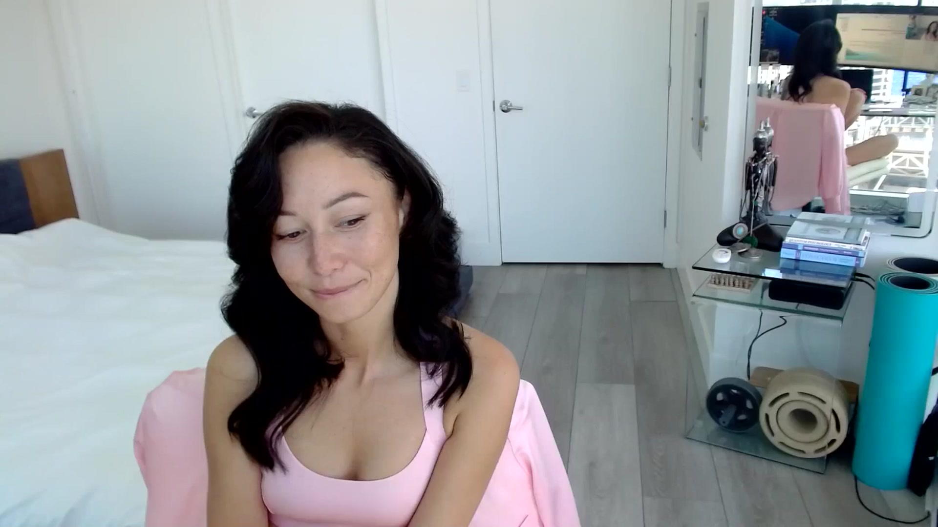 Gallery image thumbnail from Minnie_B00's myfreecams stream on, 06/25/2024, 19:55 image 16 of 20