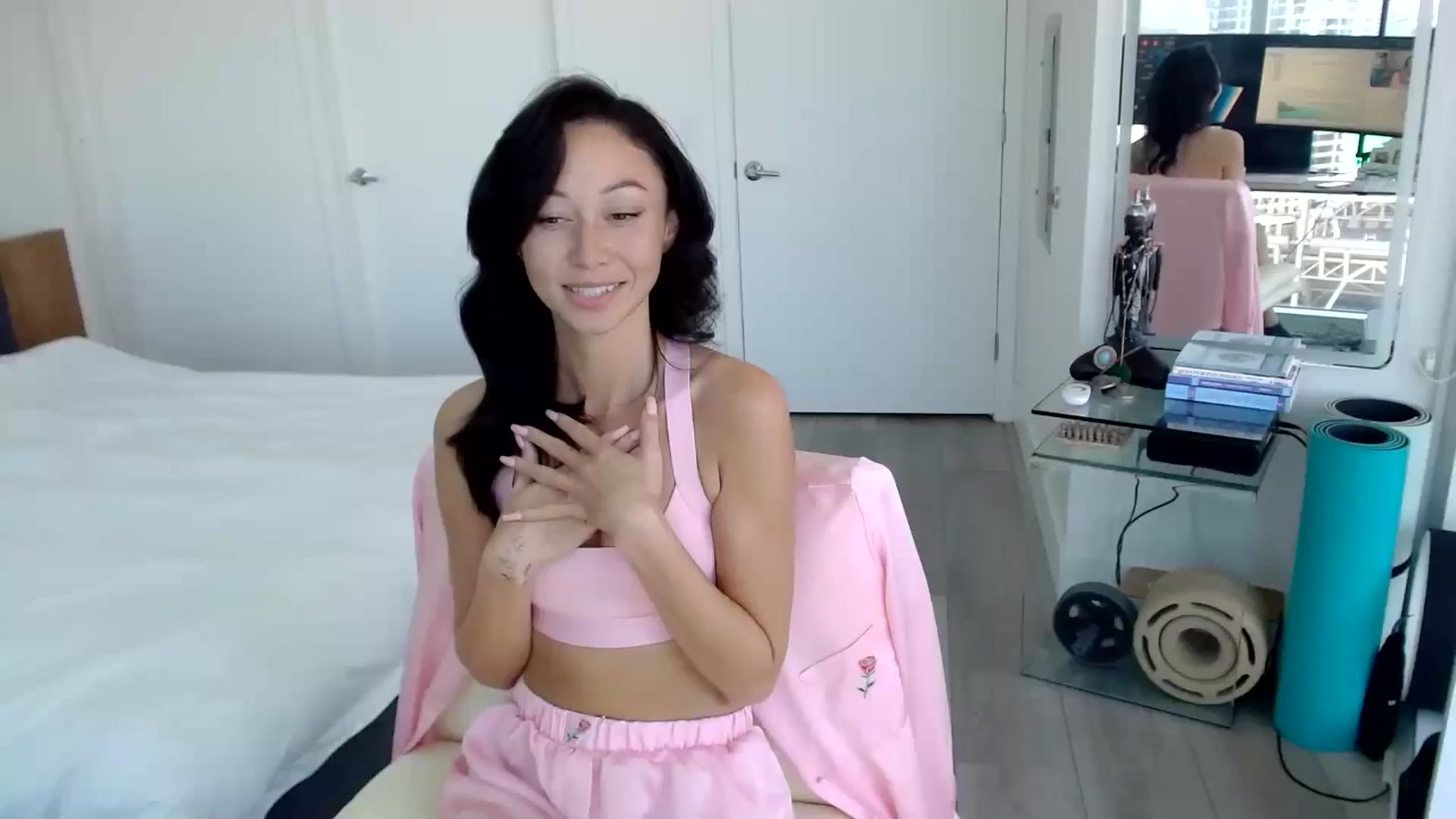Gallery image thumbnail from Minnie_B00's myfreecams stream on, 06/25/2024, 20:54 image 2 of 20