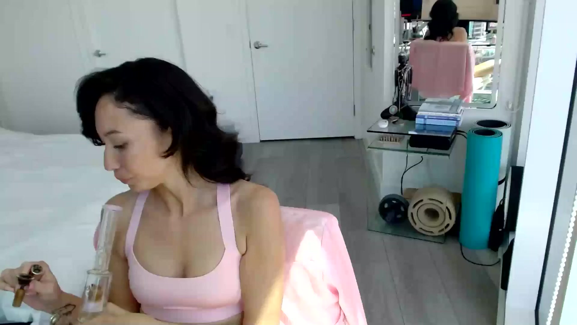 Gallery image thumbnail from Minnie_B00's myfreecams stream on, 06/25/2024, 21:35 image 2 of 20