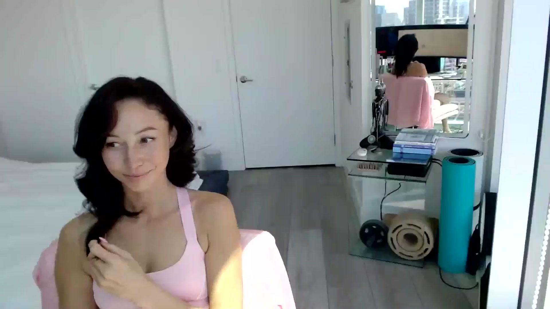 Gallery image thumbnail from Minnie_B00's myfreecams stream on, 06/25/2024, 21:50 image 15 of 20