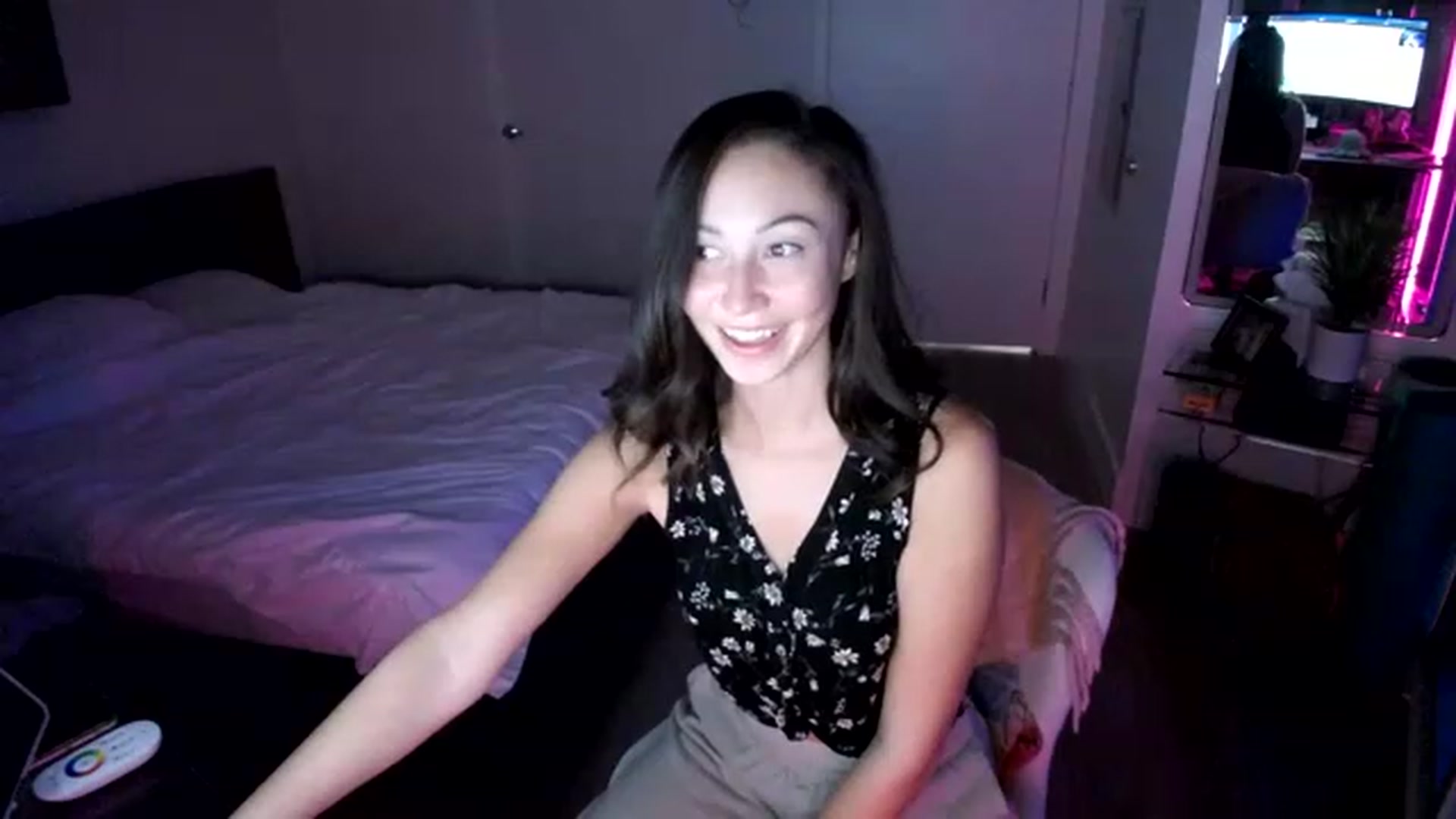 Gallery image thumbnail from Minnie_BOOM's myfreecams stream on, 01/06/2023, 02:00 image 19 of 20