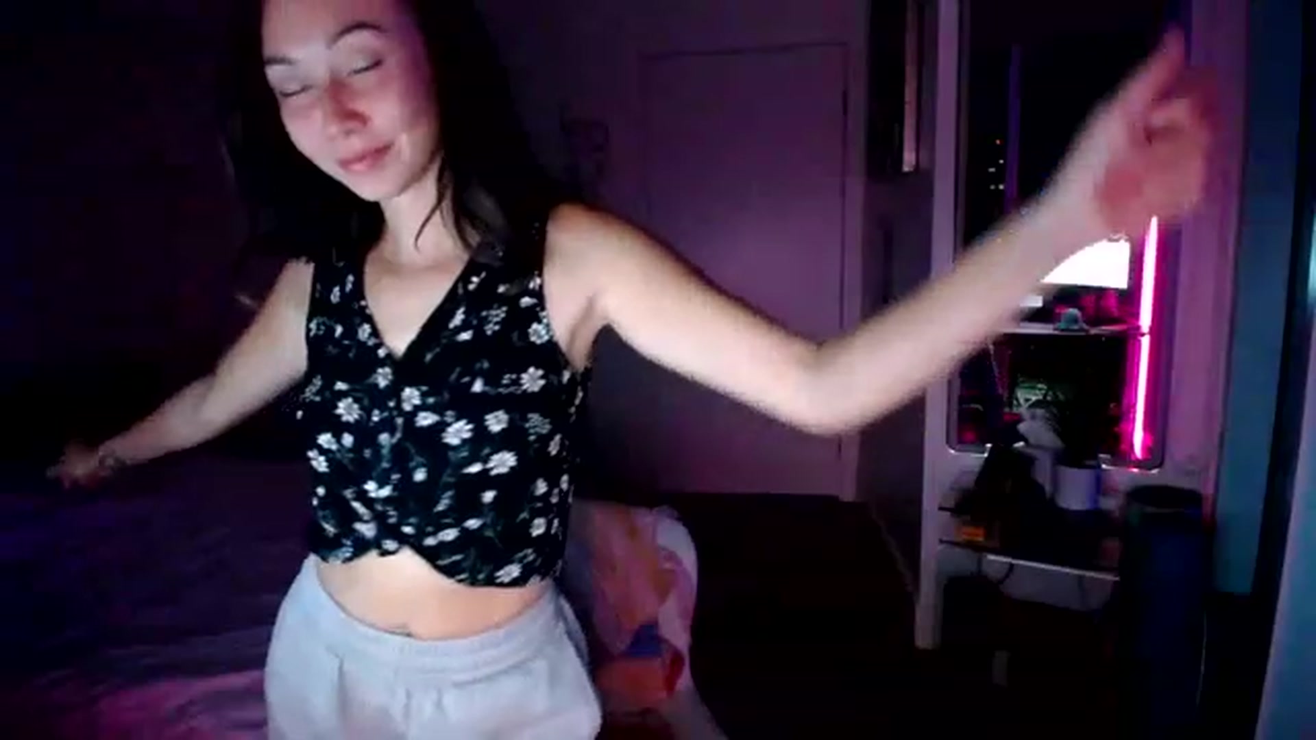 Gallery image thumbnail from Minnie_BOOM's myfreecams stream on, 01/06/2023, 02:44 image 3 of 20