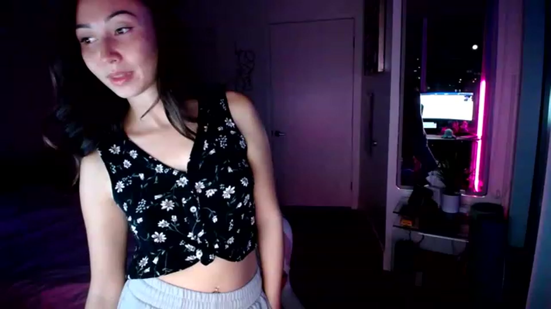 Gallery image thumbnail from Minnie_BOOM's myfreecams stream on, 01/06/2023, 02:44 image 2 of 20