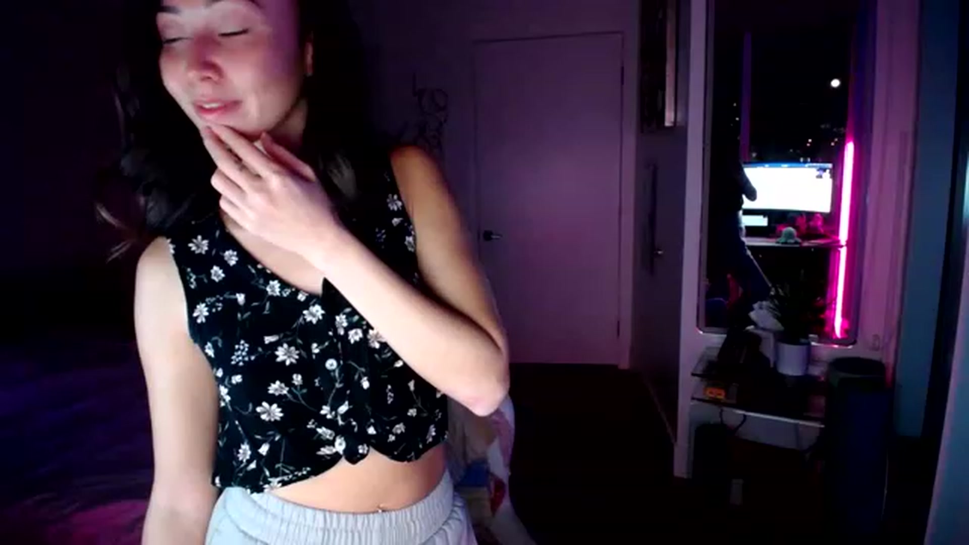 Gallery image thumbnail from Minnie_BOOM's myfreecams stream on, 01/06/2023, 02:44 image 1 of 20