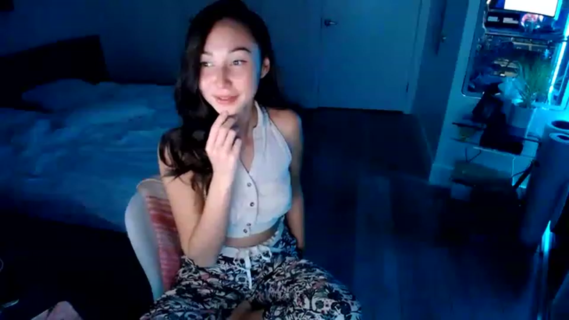 Gallery image thumbnail from Minnie_BOOM's myfreecams stream on, 01/10/2023, 01:48 image 3 of 20