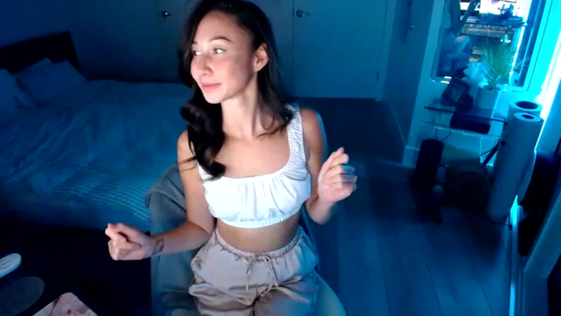 Gallery image thumbnail from Minnie_BOOM's myfreecams stream on, 01/16/2023, 04:06 image 14 of 20