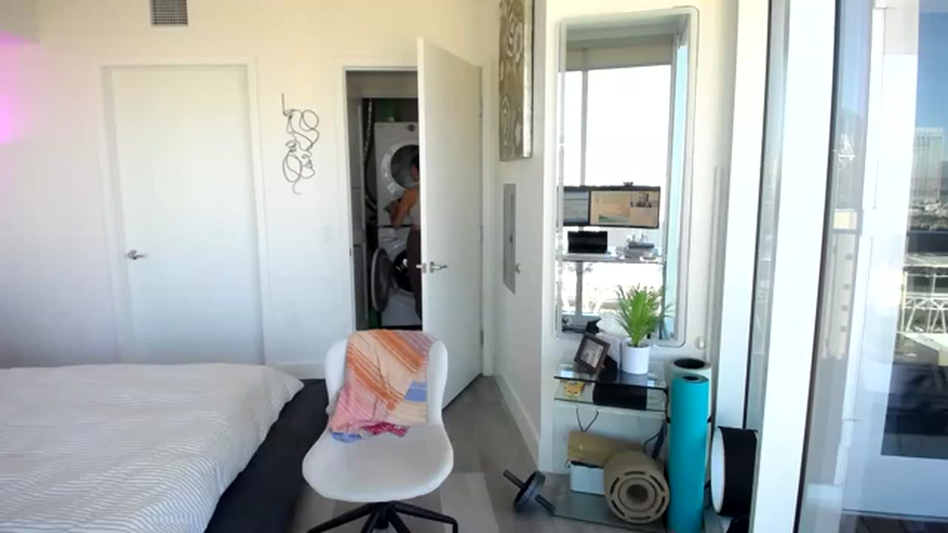 Gallery image thumbnail from Minnie_BOOM's myfreecams stream on, 01/25/2023, 19:41 image 4 of 20