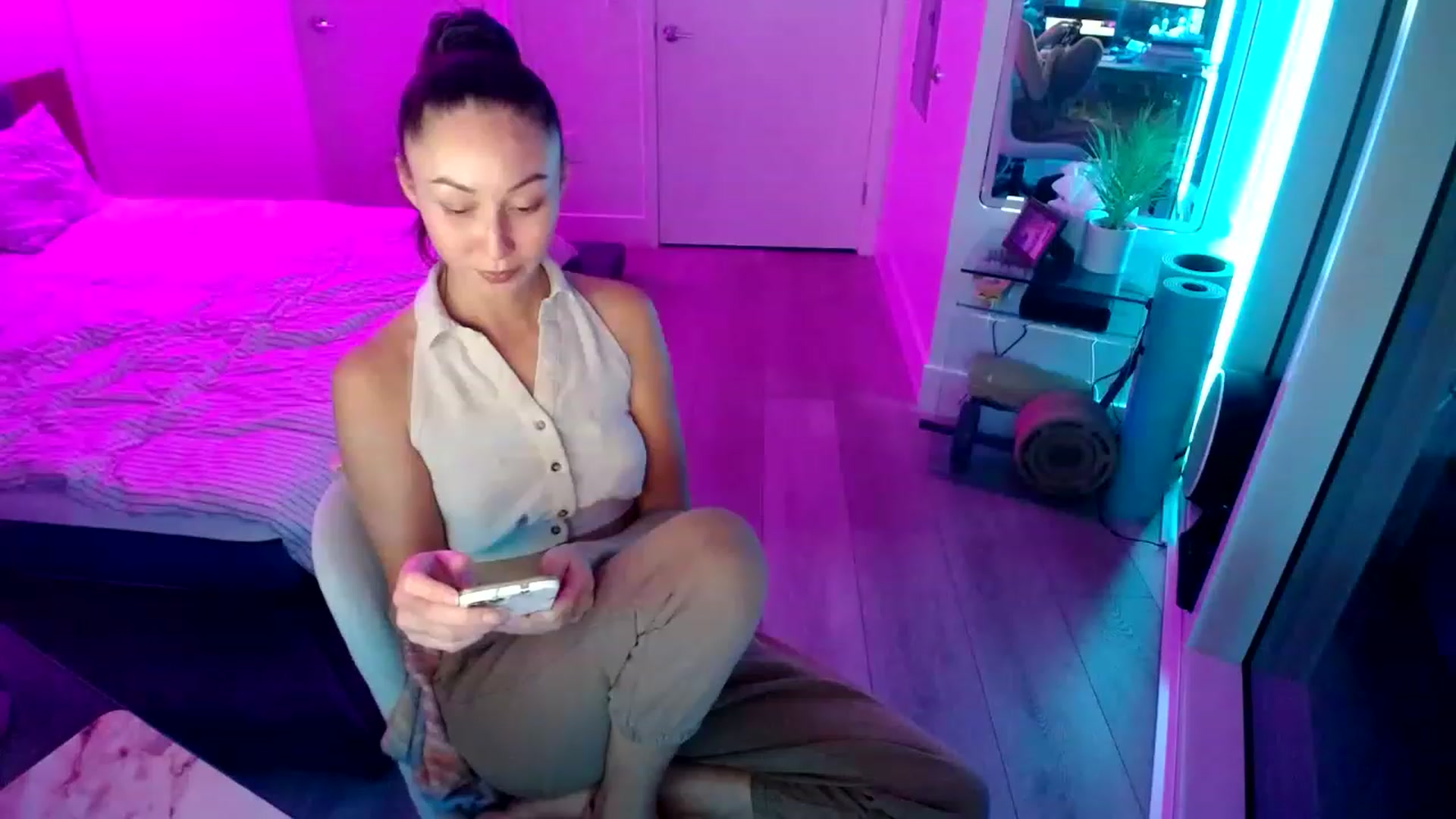 Gallery image thumbnail from Minnie_BOOM's myfreecams stream on, 01/26/2023, 02:52 image 8 of 20
