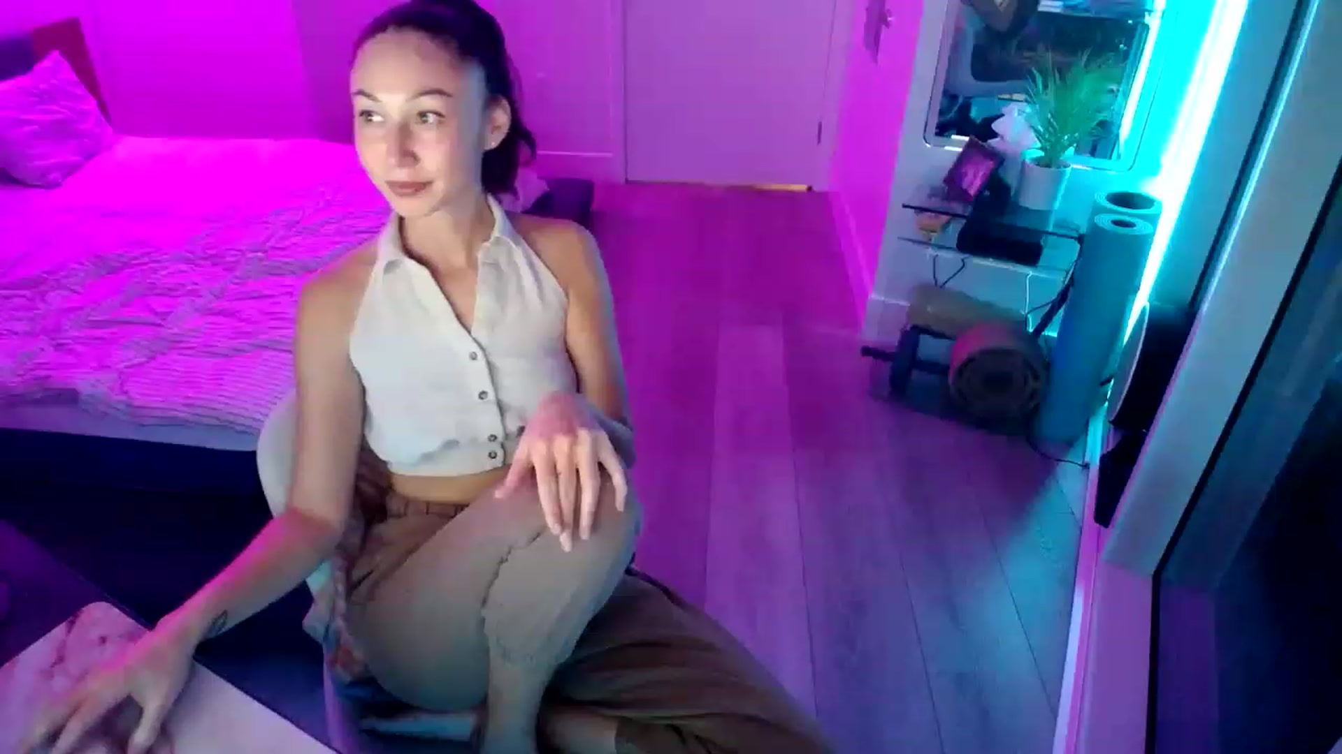 Gallery image thumbnail from Minnie_BOOM's myfreecams stream on, 01/26/2023, 02:52 image 14 of 20