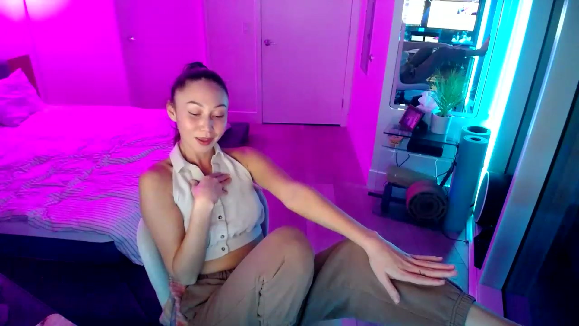 Gallery image thumbnail from Minnie_BOOM's myfreecams stream on, 01/26/2023, 03:50 image 14 of 20