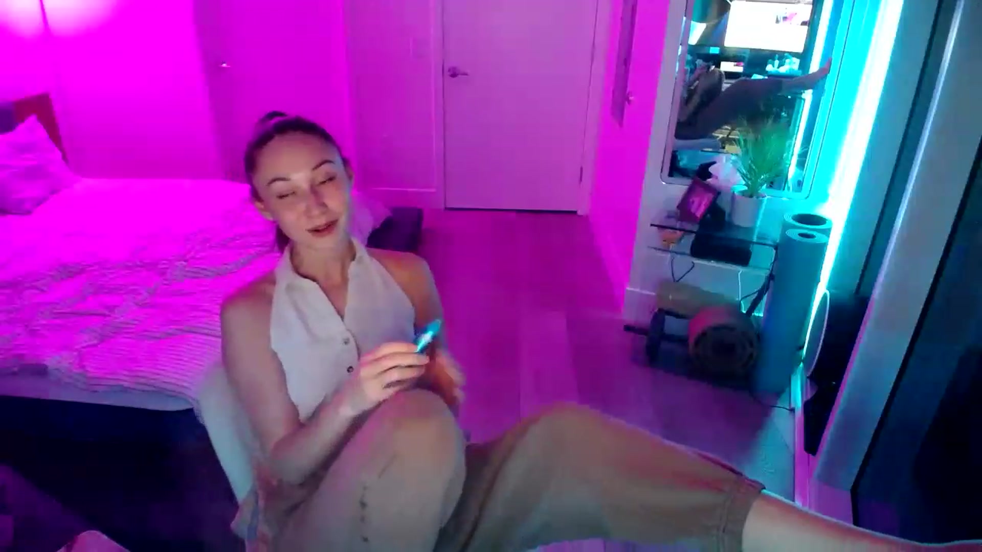 Gallery image thumbnail from Minnie_BOOM's myfreecams stream on, 01/26/2023, 03:50 image 16 of 20