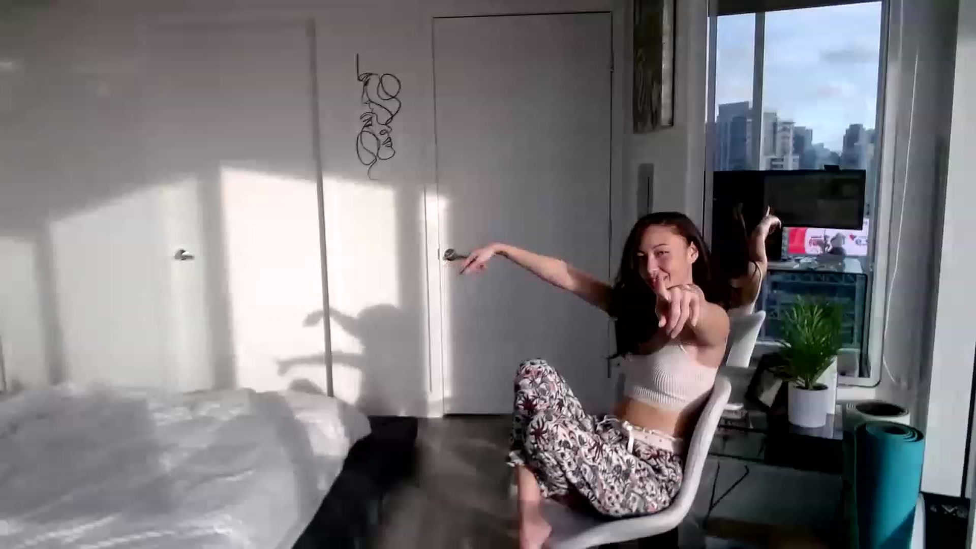 Gallery image thumbnail from Minnie_BOOM's myfreecams stream on, 03/05/2023, 24:34 image 17 of 20