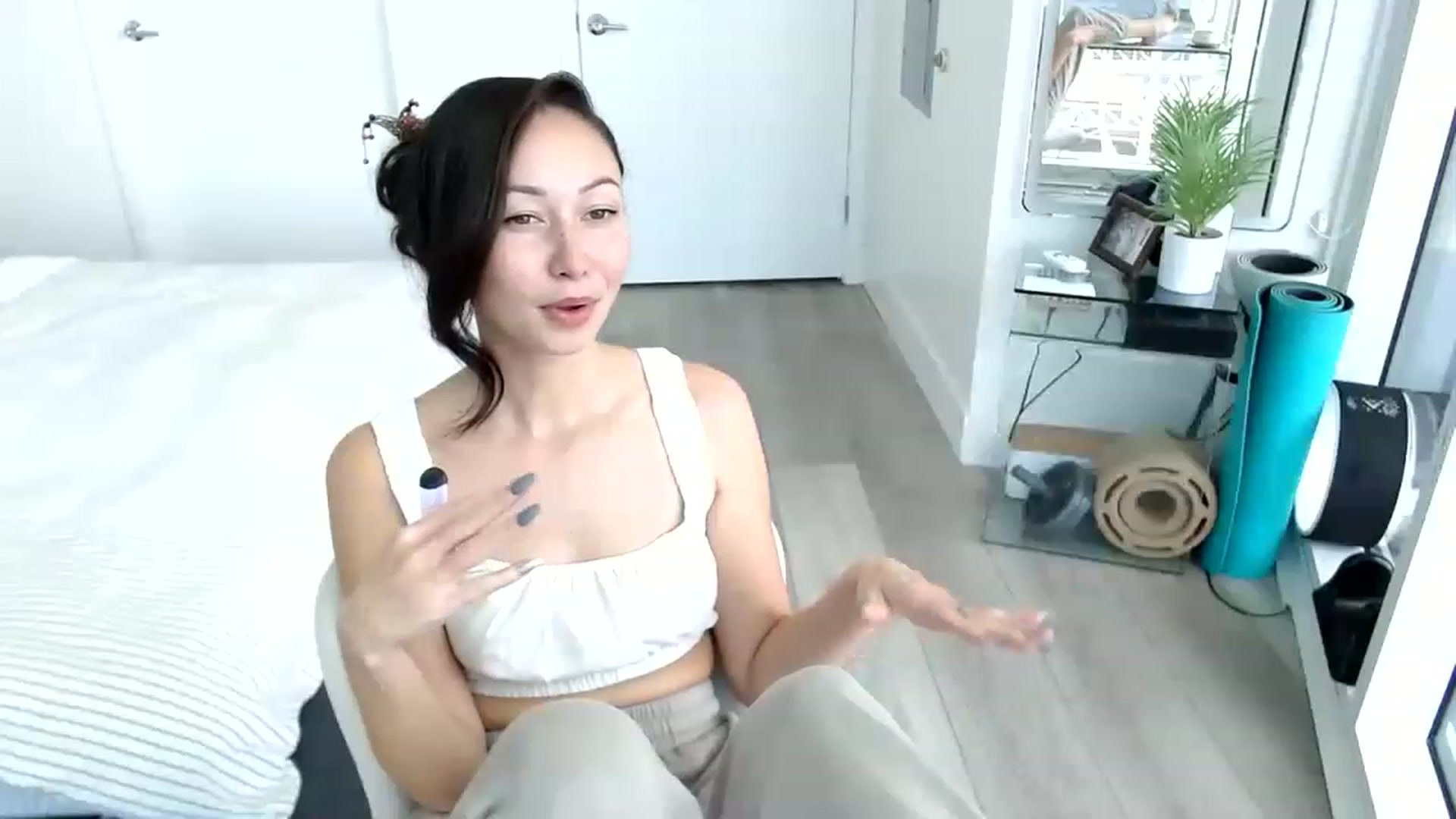 Gallery image thumbnail from Minnie_BOOM's myfreecams stream on, 03/08/2023, 20:10 image 19 of 20