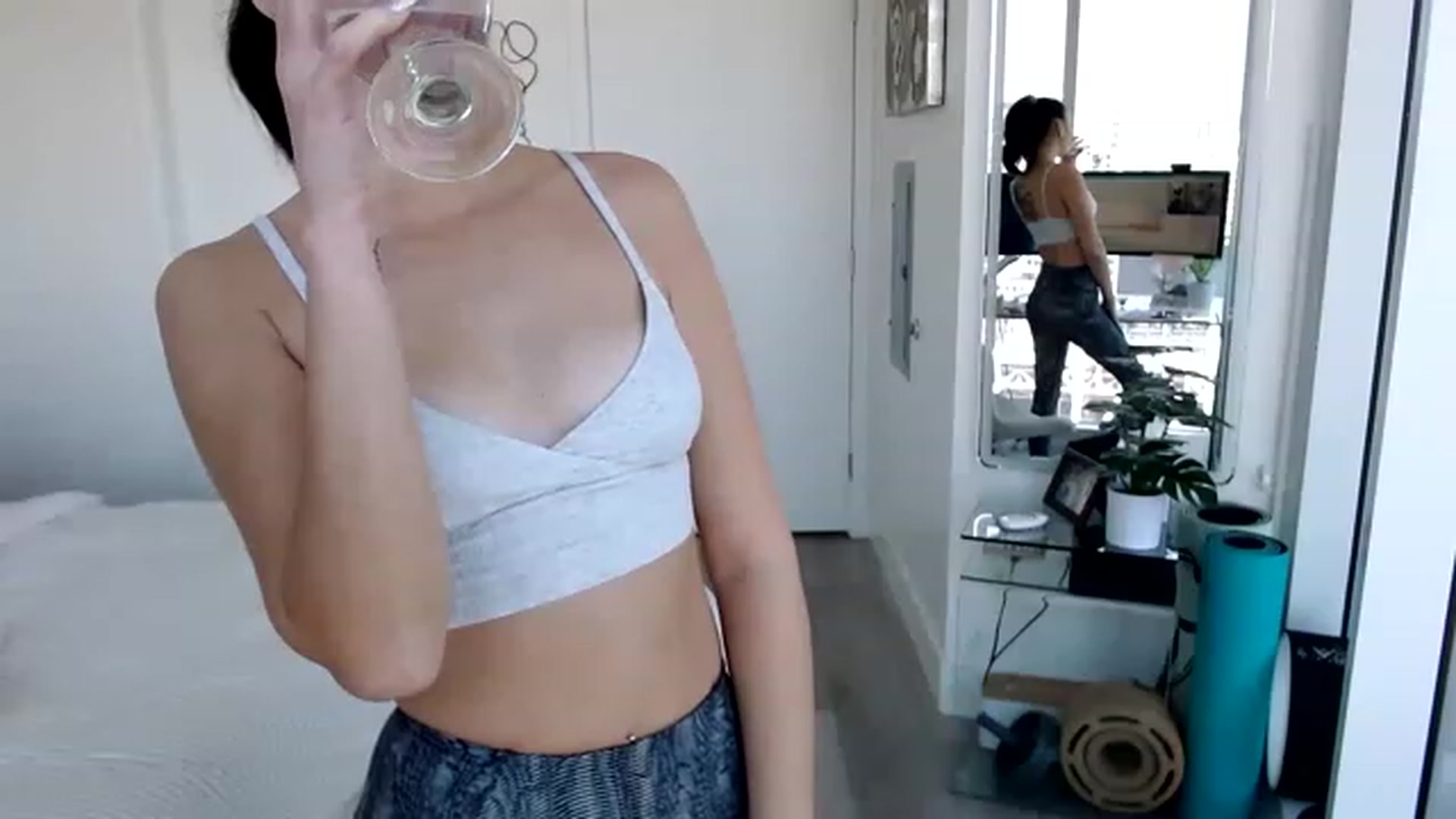 Gallery image thumbnail from Minnie_BOOM's myfreecams stream on, 03/13/2023, 18:45 image 7 of 20
