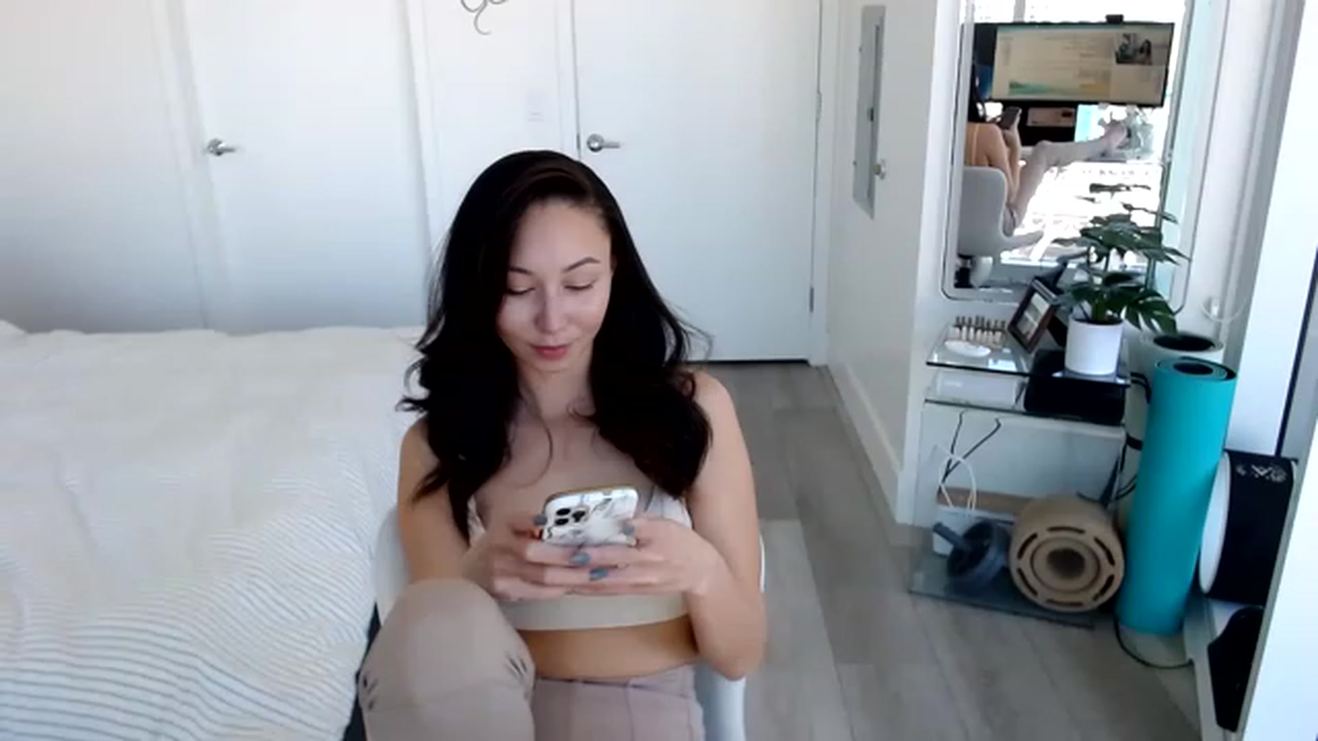 Gallery image thumbnail from Minnie_BOOM's myfreecams stream on, 03/18/2023, 18:43 image 11 of 20