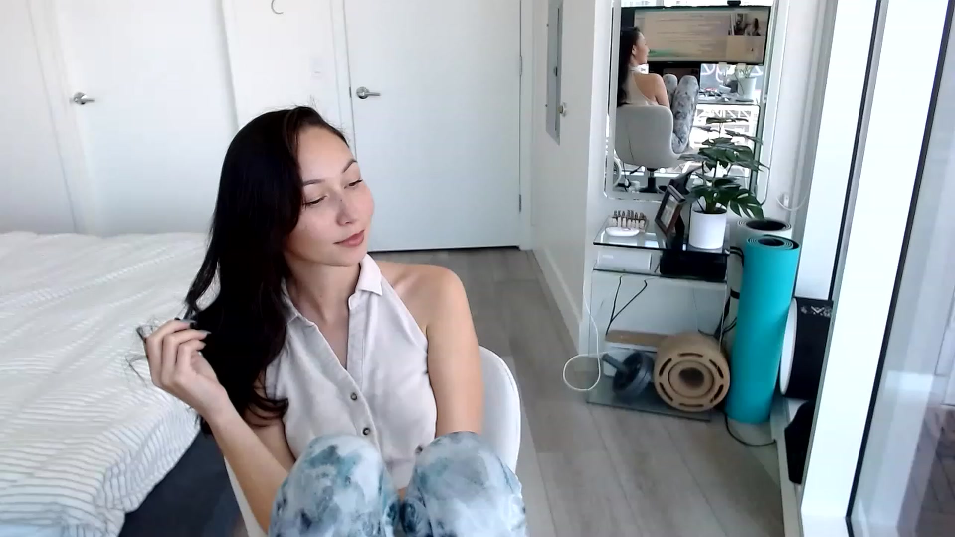 Gallery image thumbnail from Minnie_BOOM's myfreecams stream on, 03/24/2023, 20:14 image 19 of 20