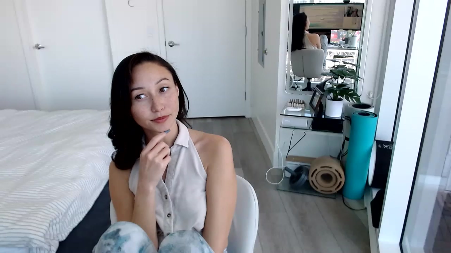 Gallery image thumbnail from Minnie_BOOM's myfreecams stream on, 03/24/2023, 20:14 image 18 of 20