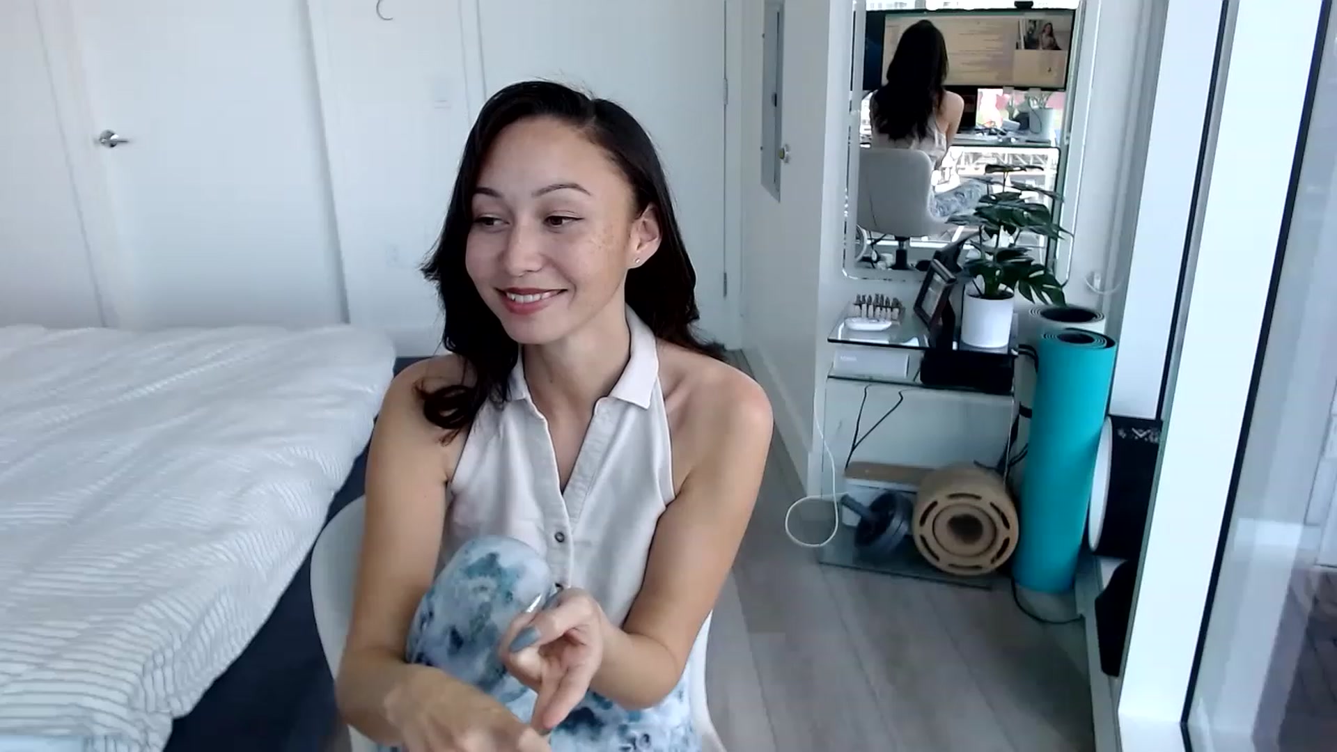 Gallery image thumbnail from Minnie_BOOM's myfreecams stream on, 03/24/2023, 20:14 image 10 of 20