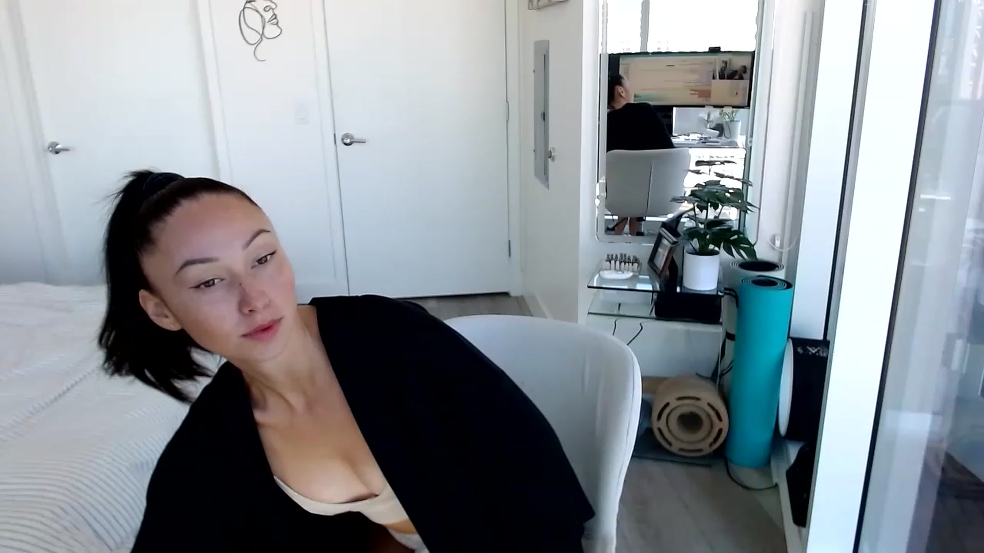 Gallery image thumbnail from Minnie_BOOM's myfreecams stream on, 03/27/2023, 20:01 image 5 of 20