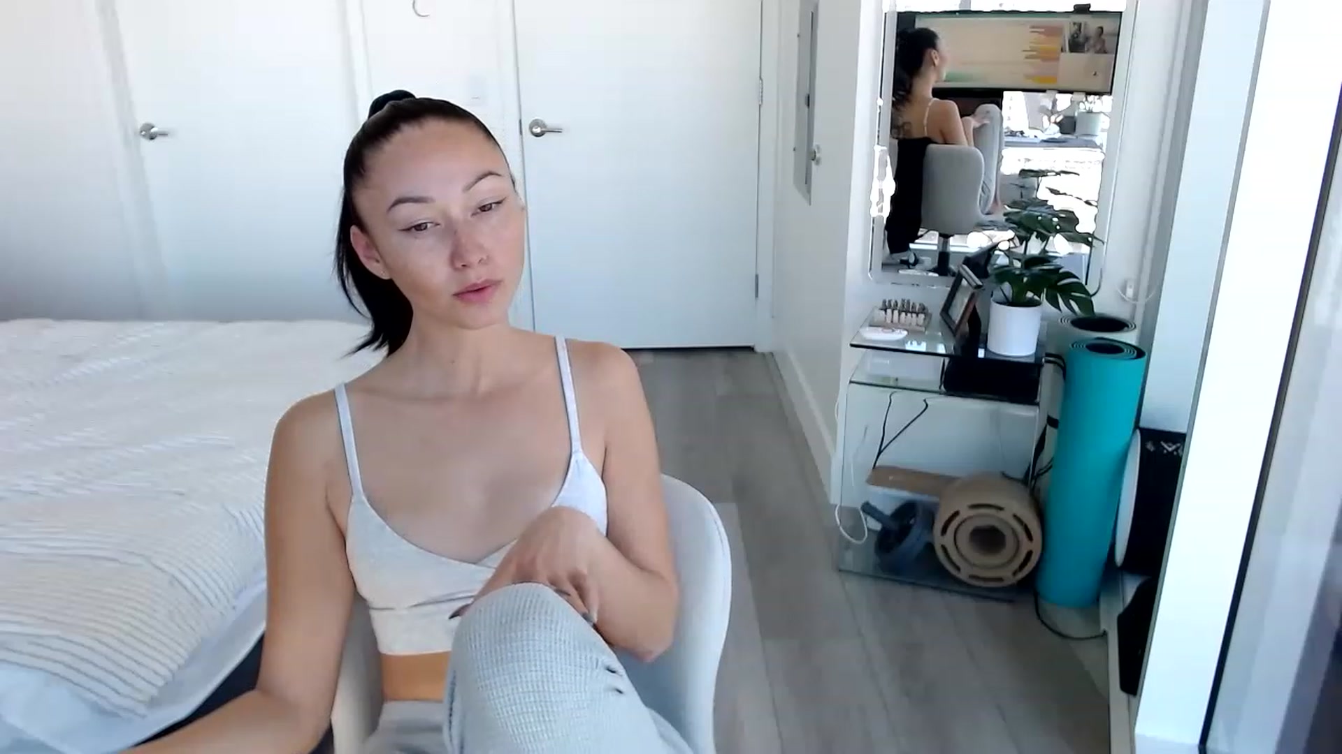 Gallery image thumbnail from Minnie_BOOM's myfreecams stream on, 03/28/2023, 19:44 image 4 of 20