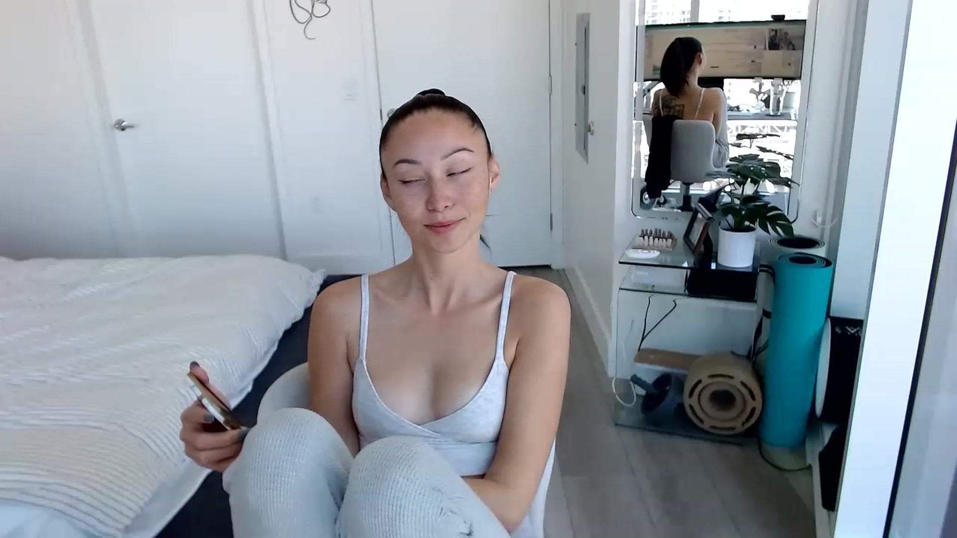 Gallery image thumbnail from Minnie_BOOM's myfreecams stream on, 03/28/2023, 19:44 image 15 of 20