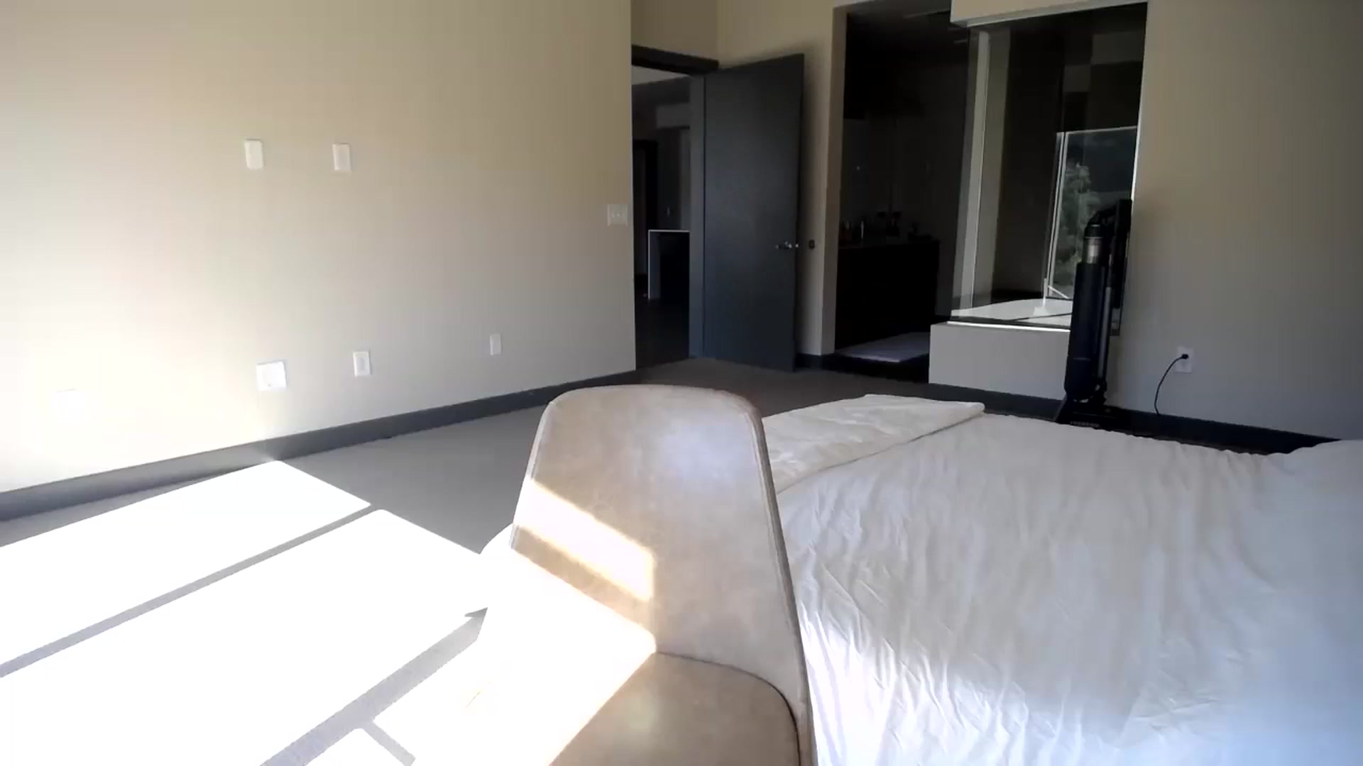 Gallery image thumbnail from Minnie_BOOM's myfreecams stream on, 10/16/2023, 18:49 image 13 of 20