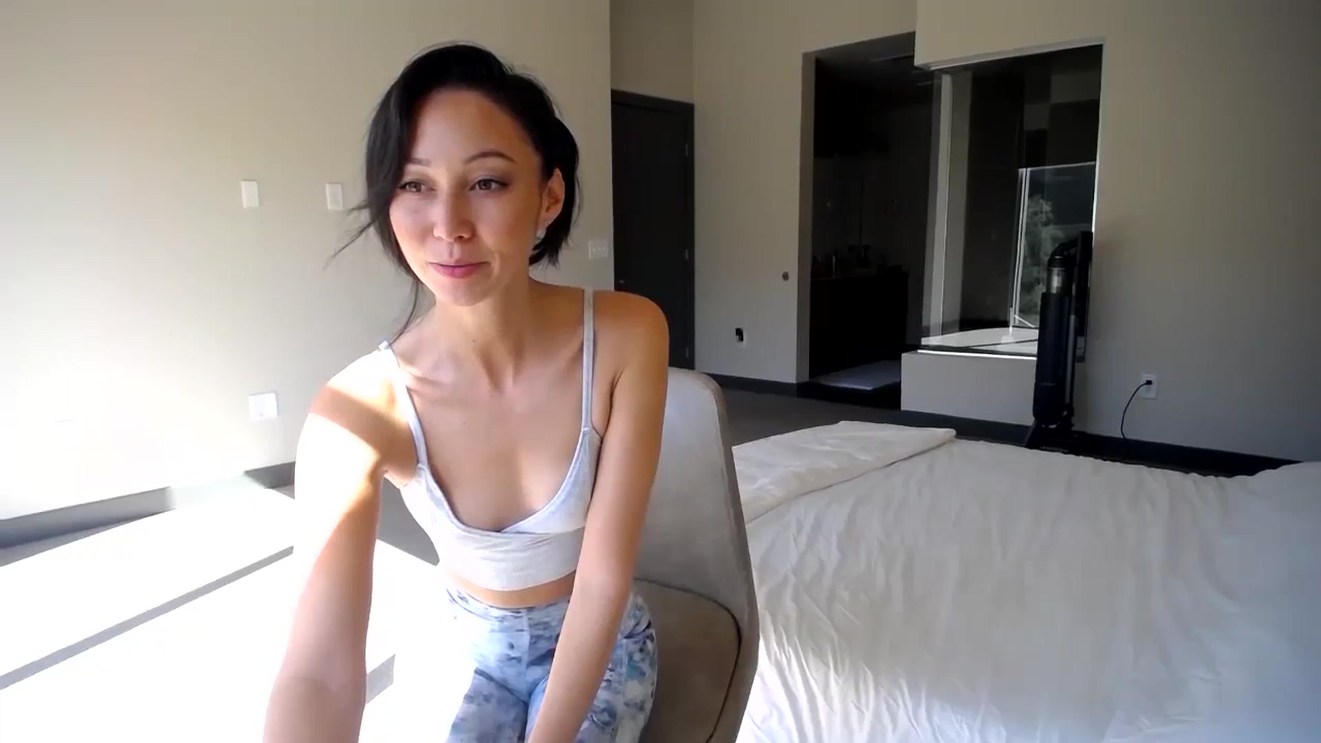 Gallery image thumbnail from Minnie_BOOM's myfreecams stream on, 10/16/2023, 18:49 image 7 of 20