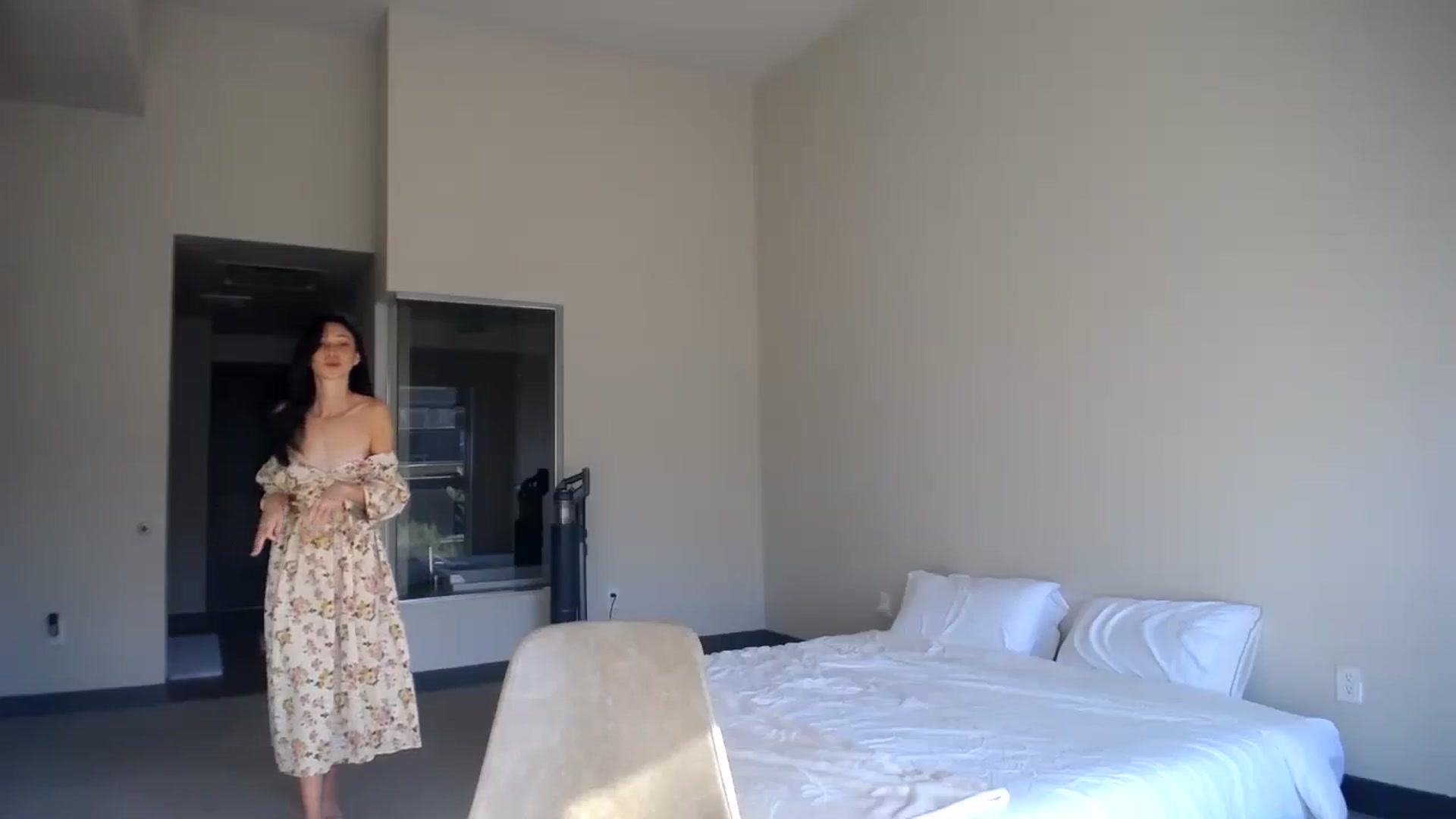 Gallery image thumbnail from Minnie_BOOM's myfreecams stream on, 10/19/2023, 18:38 image 12 of 20