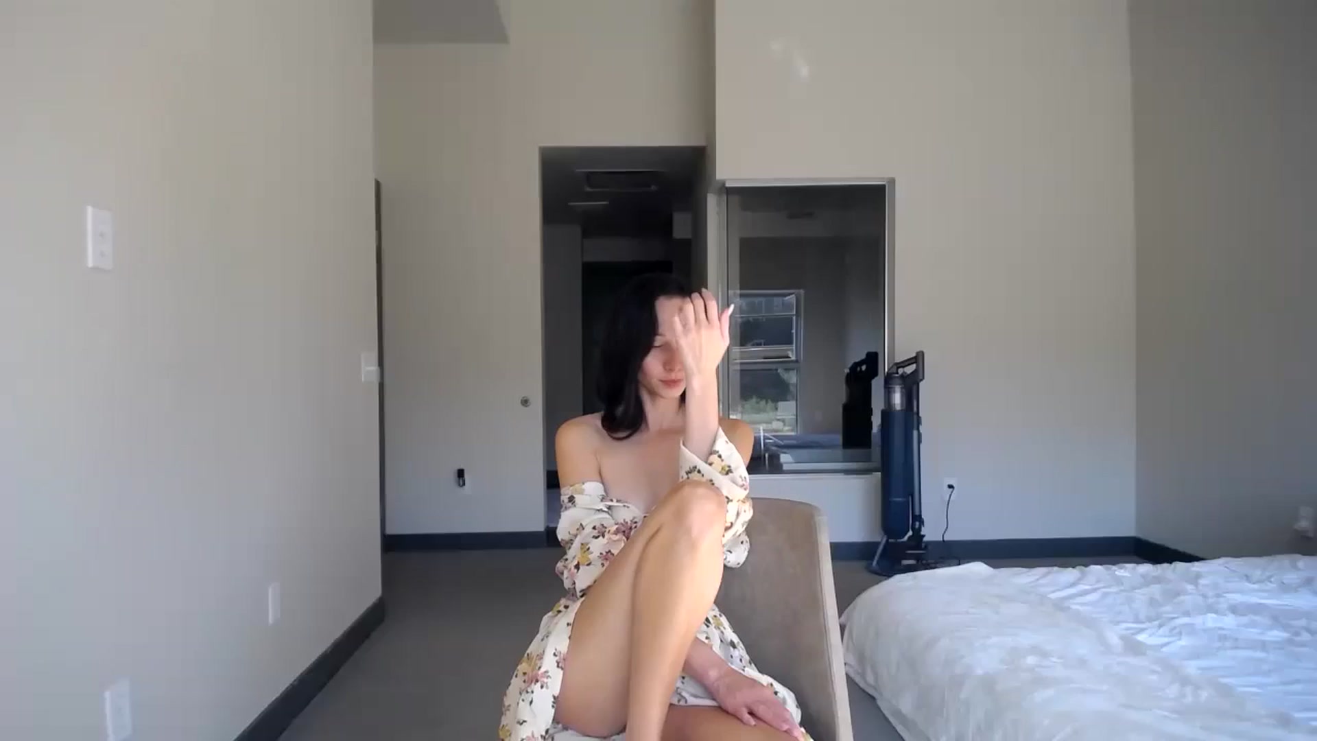 Gallery image thumbnail from Minnie_BOOM's myfreecams stream on, 10/19/2023, 20:43 image 14 of 20