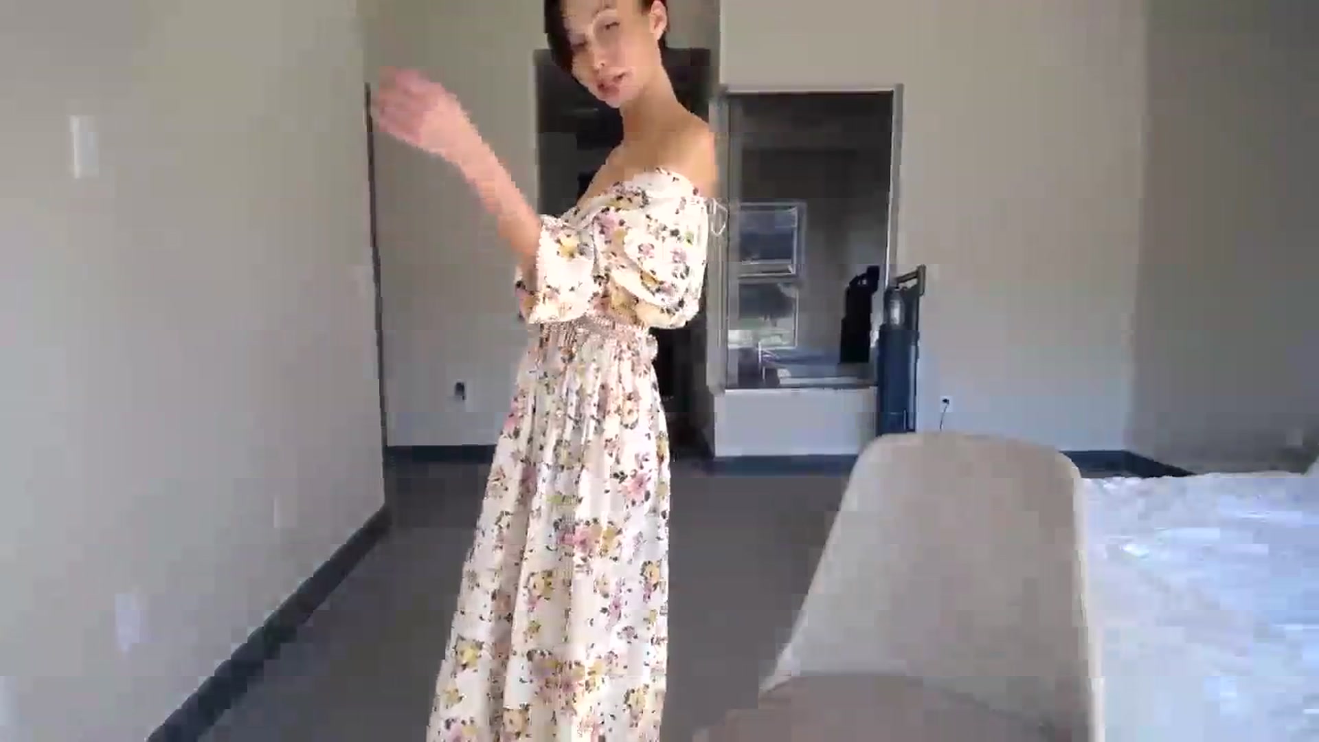 Gallery image thumbnail from Minnie_BOOM's myfreecams stream on, 10/19/2023, 20:43 image 19 of 20