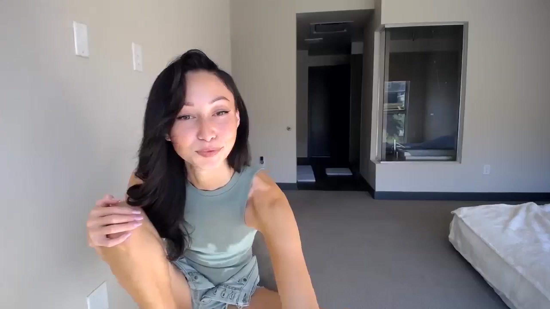 Gallery image thumbnail from Minnie_BOOM's myfreecams stream on, 10/21/2023, 19:22 image 9 of 20