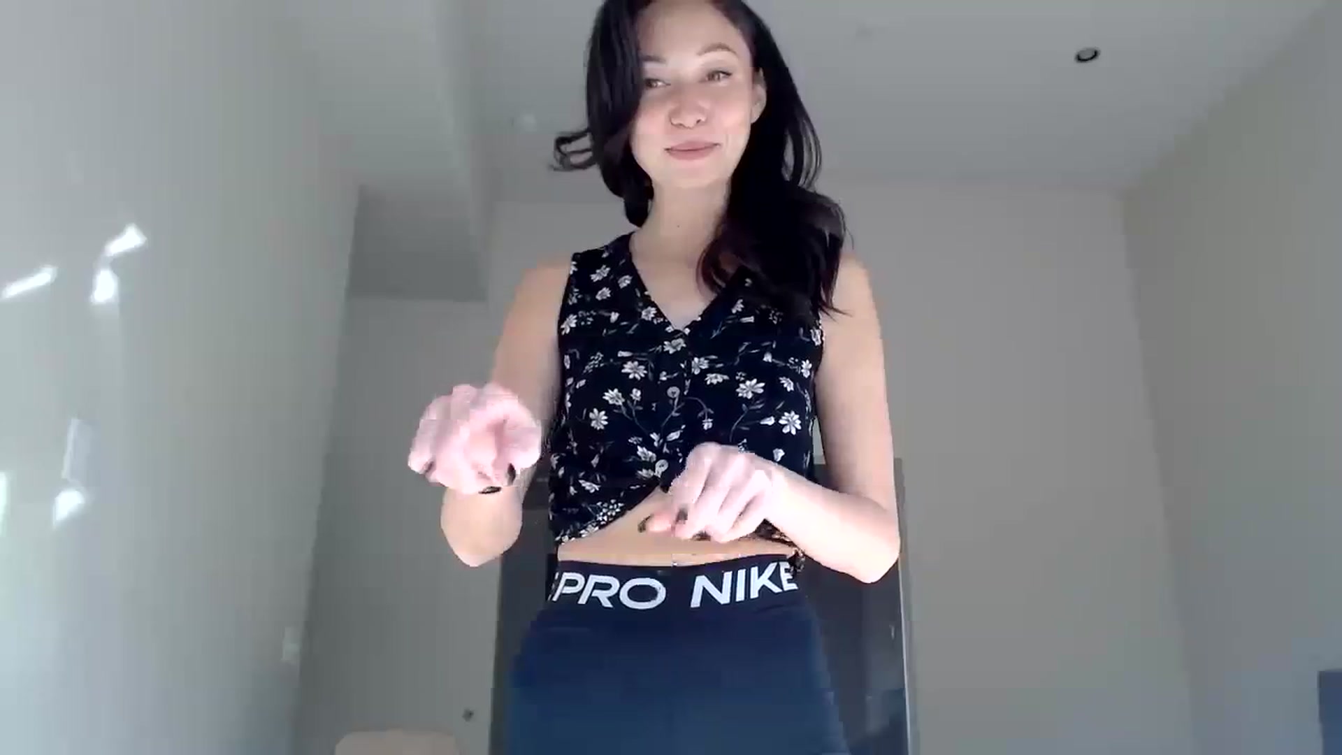 Gallery image thumbnail from Minnie_BOOM's myfreecams stream on, 11/02/2023, 17:43 image 5 of 20
