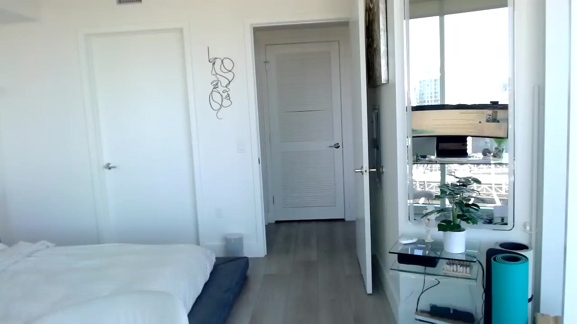 Gallery image thumbnail from Minnie_BOOM's myfreecams stream on, 11/09/2023, 20:16 image 14 of 20