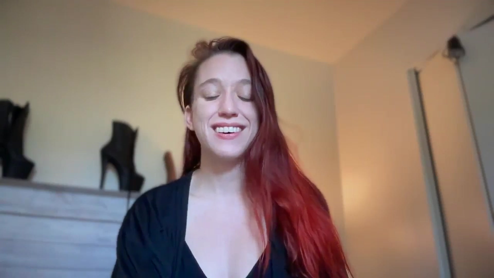 Gallery image thumbnail from MinnyMinx's myfreecams stream on, 07/15/2025, 14:20 image 4 of 20