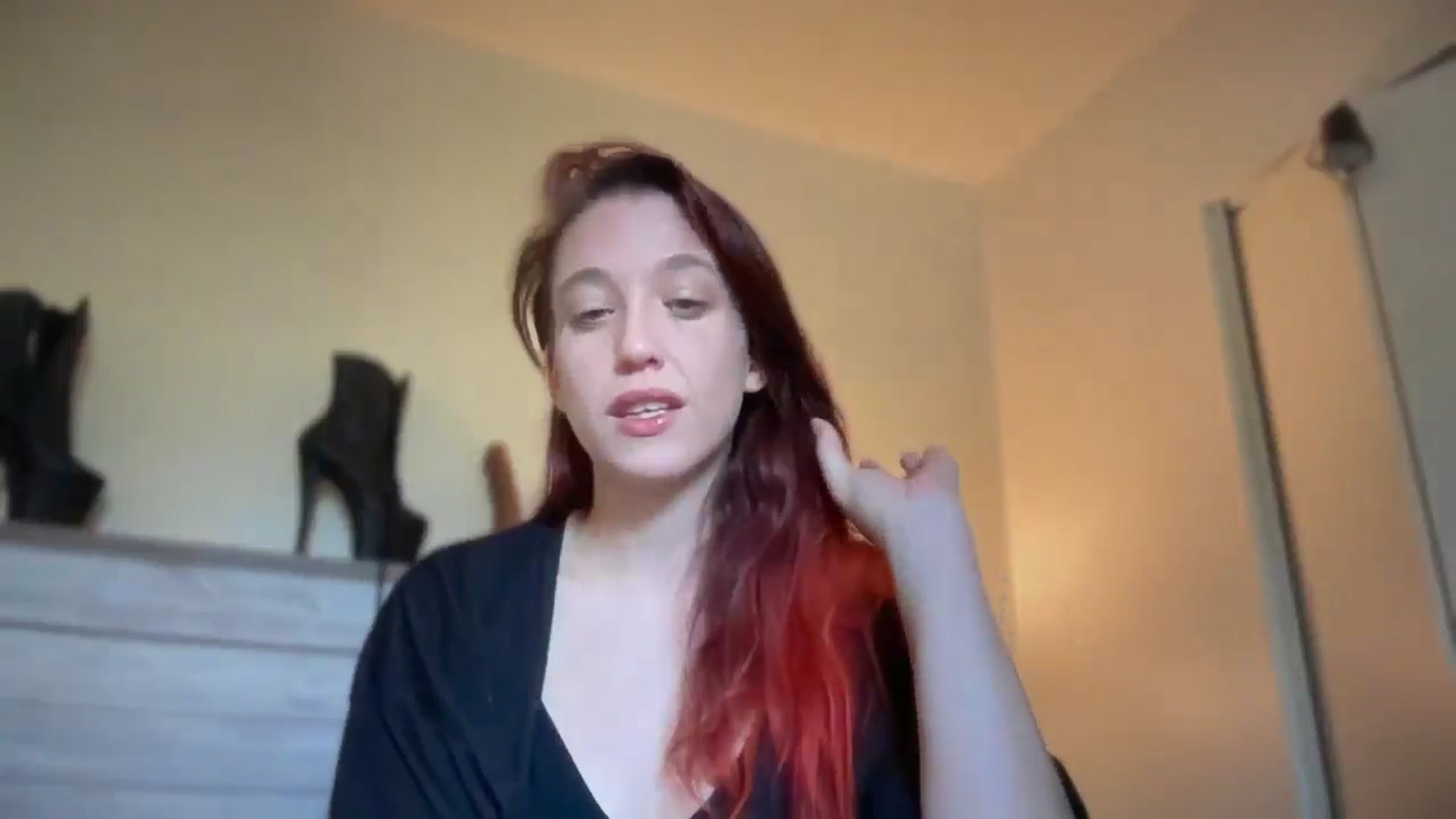 Gallery image thumbnail from MinnyMinx's myfreecams stream on, 07/15/2025, 14:20 image 5 of 20