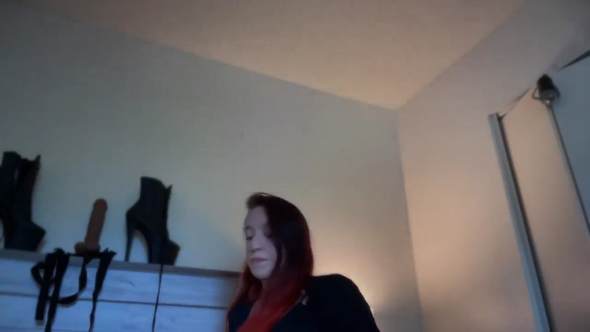 Gallery image thumbnail from MinnyMinx's myfreecams stream on, 07/15/2025, 14:20 image 7 of 20