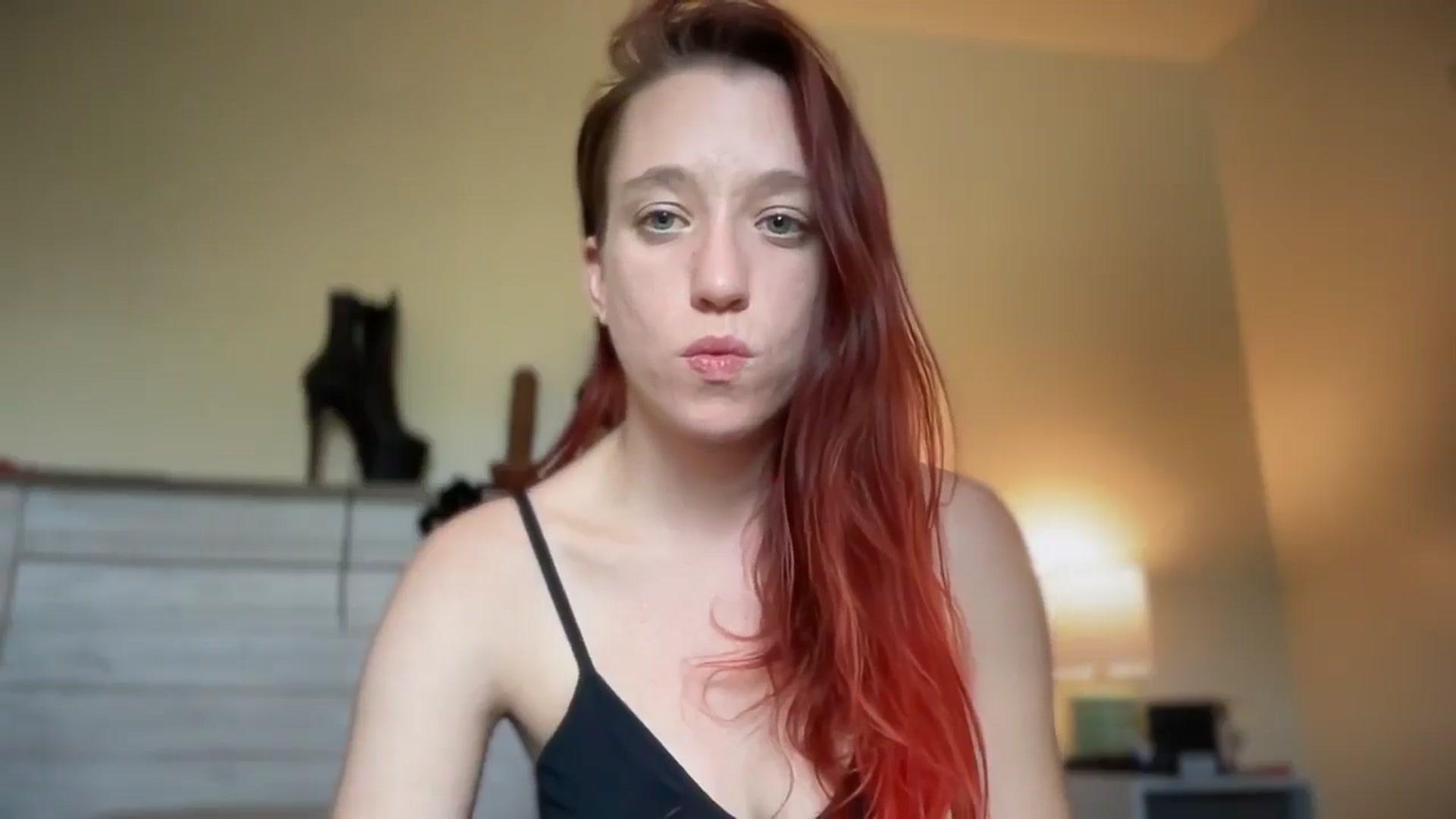 Gallery image thumbnail from MinnyMinx's myfreecams stream on, 07/15/2025, 15:20 image 19 of 20
