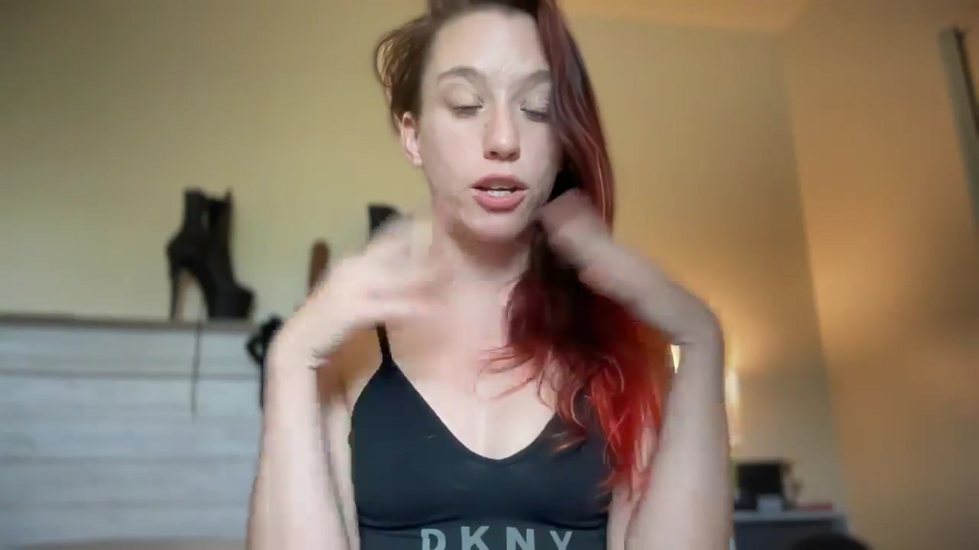 Gallery image thumbnail from MinnyMinx's myfreecams stream on, 07/15/2025, 15:20 image 18 of 20