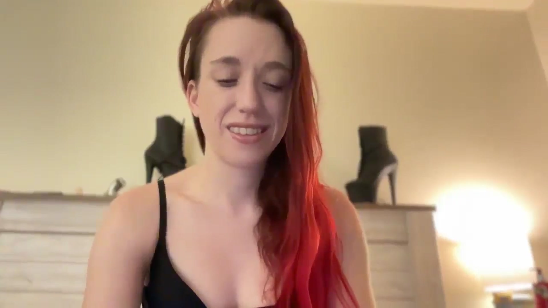 Gallery image thumbnail from MinnyMinx's myfreecams stream on, 07/27/2025, 14:17 image 11 of 20