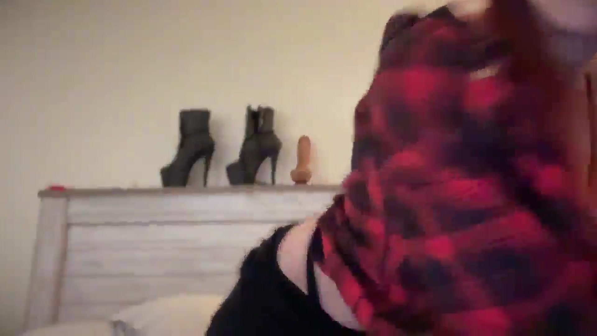 Gallery image thumbnail from MinnyMinx's myfreecams stream on, 07/28/2025, 14:11 image 19 of 20