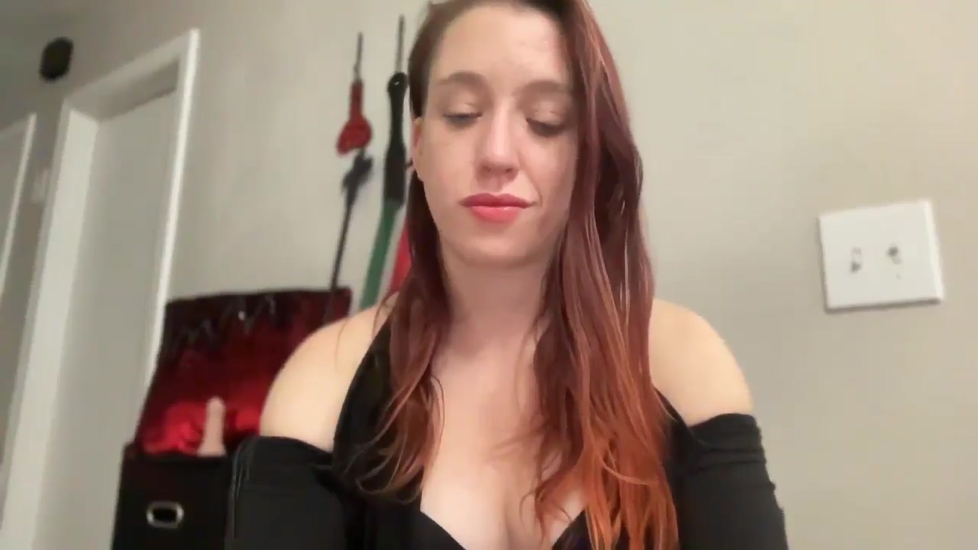 Gallery image thumbnail from MinnyMinx's myfreecams stream on, 10/29/2025, 14:03 image 13 of 20