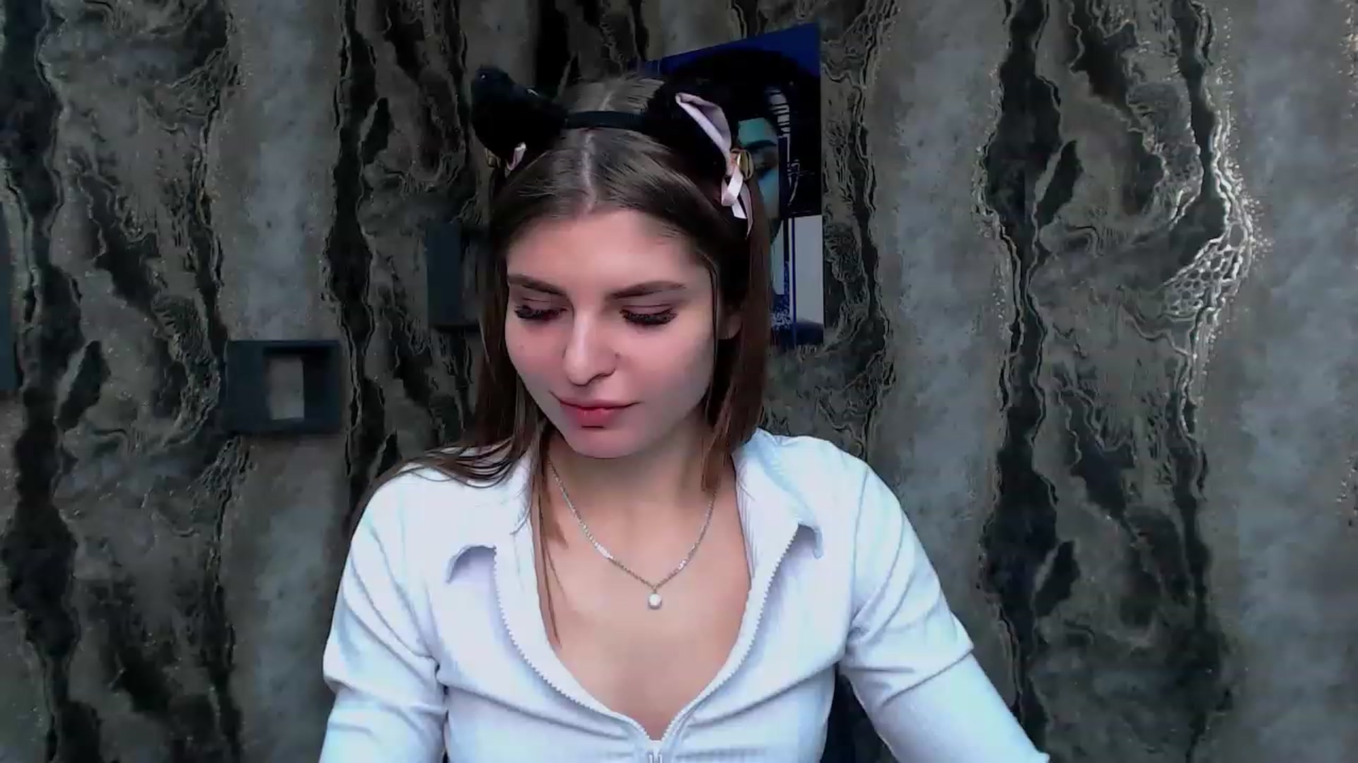 Gallery image thumbnail from MinsisHot_'s myfreecams stream on, 12/29/2022, 13:28 image 12 of 20