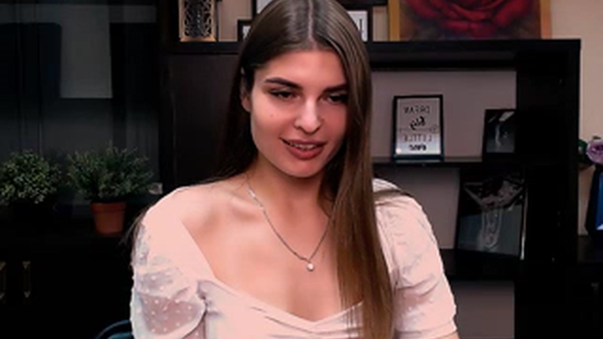 Gallery image thumbnail from MinsisHot_'s myfreecams stream on, 01/09/2023, 12:50 image 4 of 20