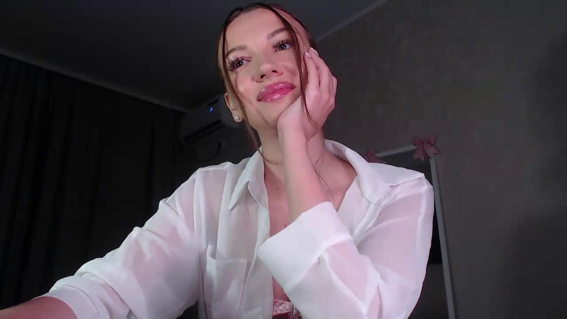 Gallery image thumbnail from Minty_Cheeks's myfreecams stream on, 06/24/2026, 22:36 image 7 of 20