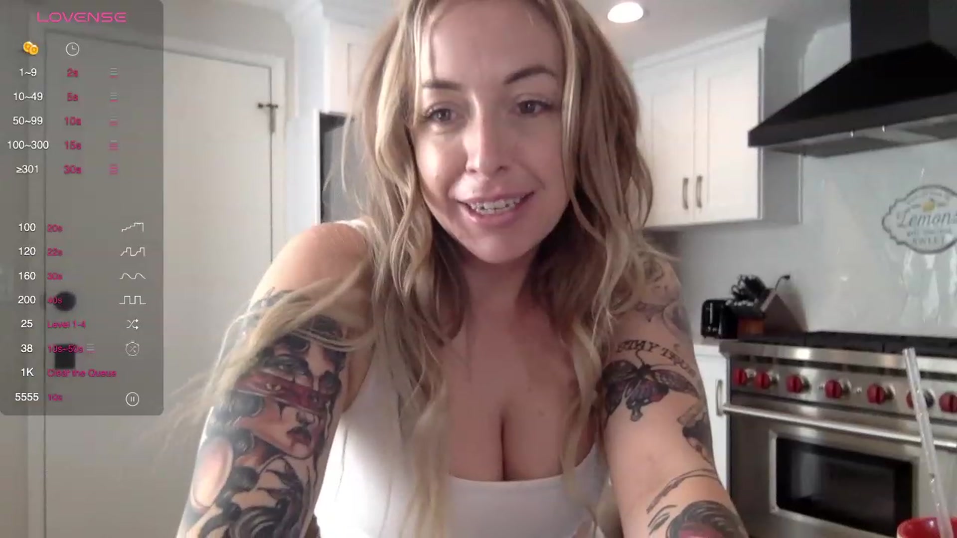 Gallery image thumbnail from Minx_nextdoor's myfreecams stream on, 03/19/2024, 24:47 image 6 of 20