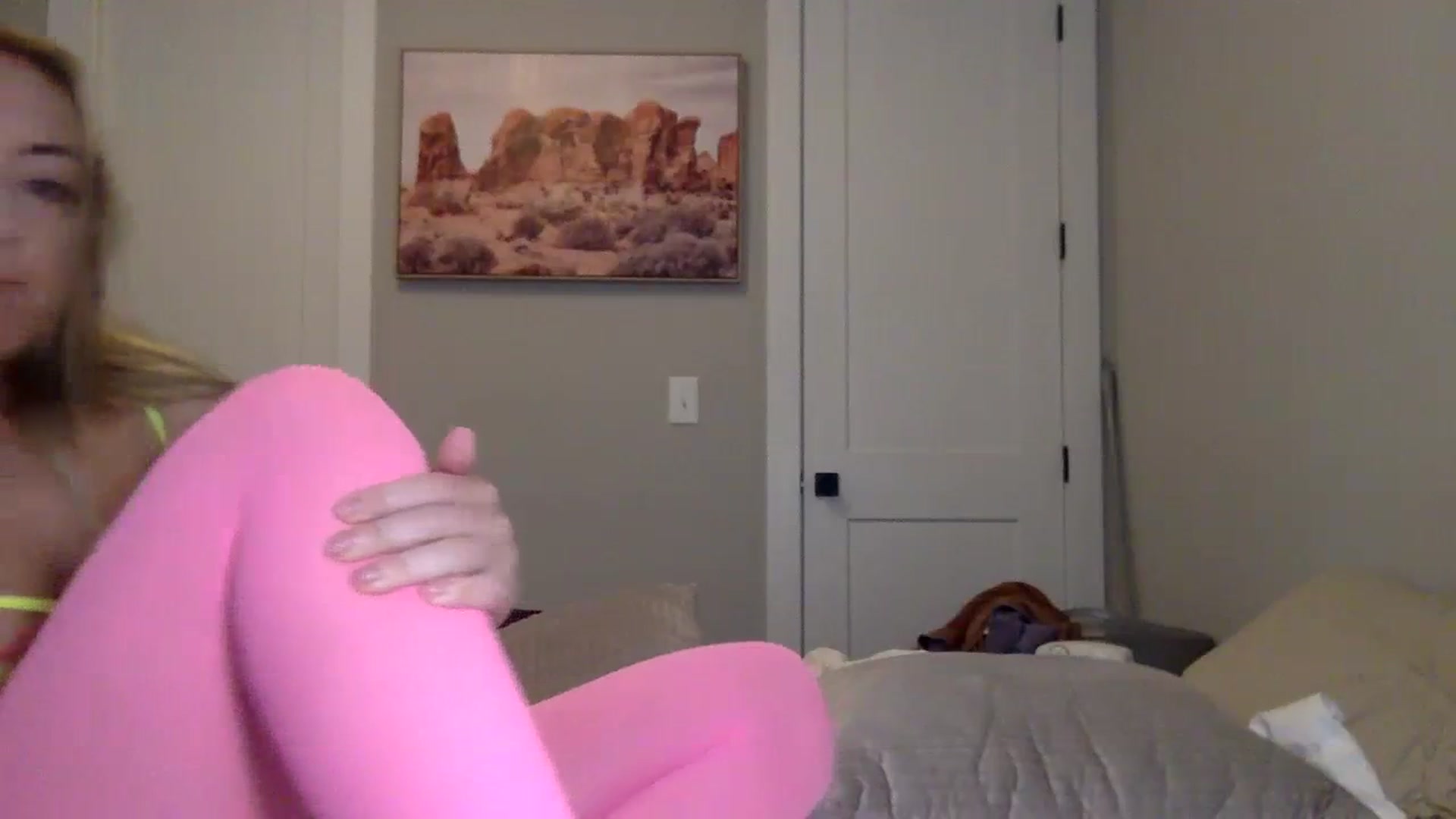 Gallery image thumbnail from Minx_nextdoor's myfreecams stream on, 03/25/2024, 17:39 image 15 of 20