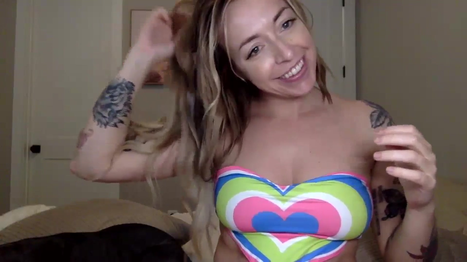 Gallery image thumbnail from Minx_nextdoor's myfreecams stream on, 03/25/2024, 21:36 image 13 of 20