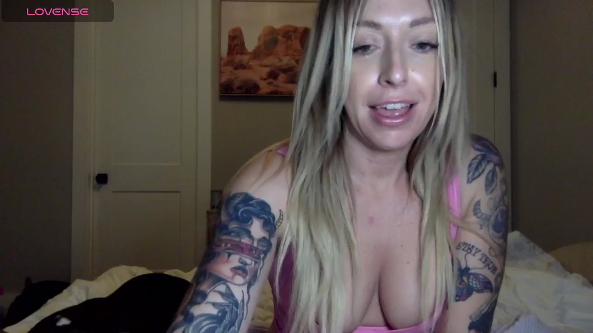 Gallery image thumbnail from Minx_nextdoor's myfreecams stream on, 06/20/2024, 01:09 image 7 of 20