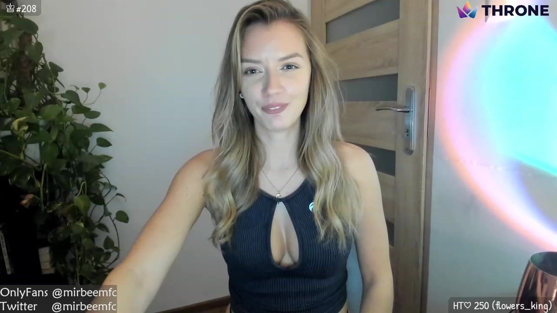 Gallery image thumbnail from MirBee's myfreecams stream on, 11/19/2022, 18:17 image 11 of 20